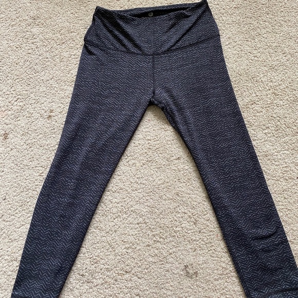 90 Degree By Reflex Pants - Dark Grey Capri leggings